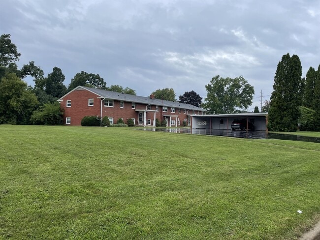 Building Photo - 108 N Brewer Dr