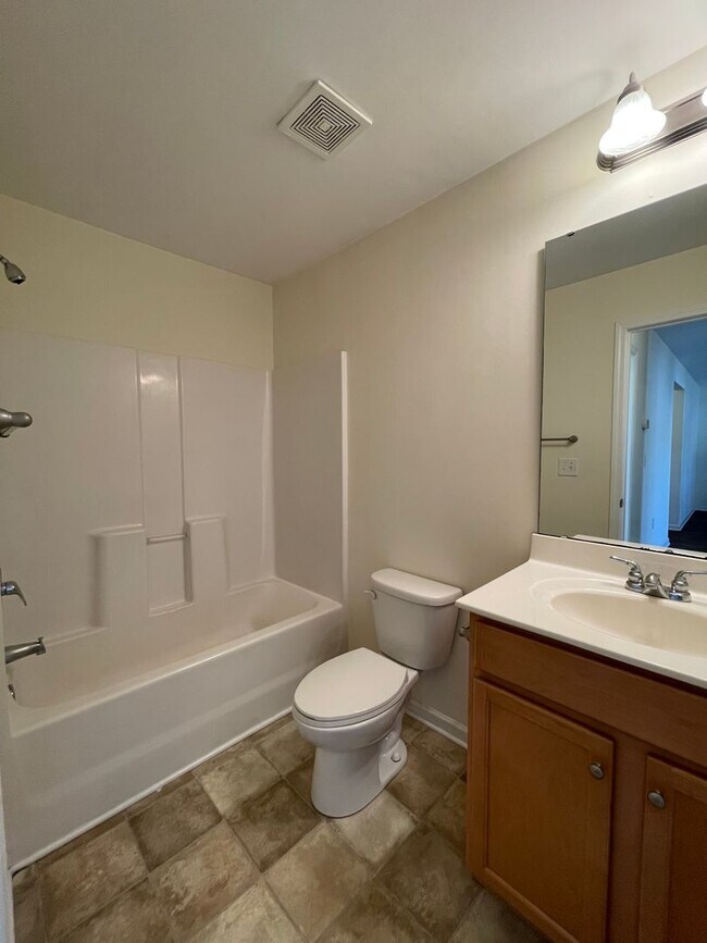 Building Photo - Don't miss this cute 3BR/2BA home in St. John's Ridge w/ attached garage!