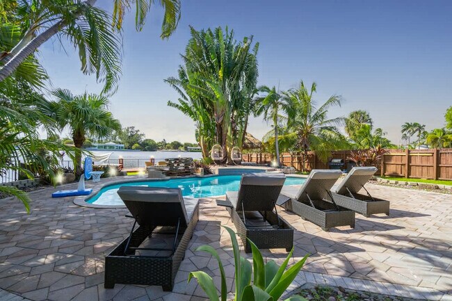 Building Photo - 19720 NE 26th Ave