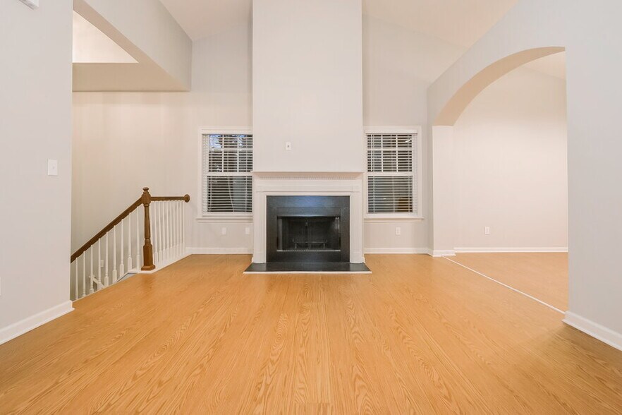 Building Photo - 204 Happy Trail