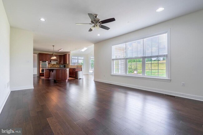 Building Photo - 576 Championship Dr
