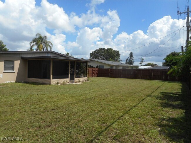 Building Photo - 2254 Chandler Ave