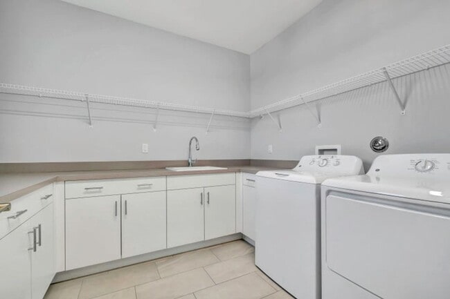 Building Photo - 17081 Five Waters Ave