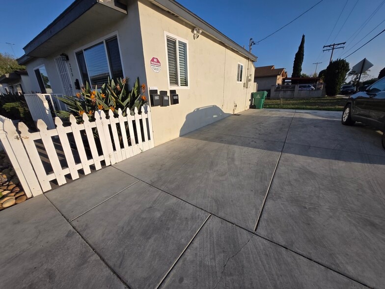 Building Photo - 229 S 36th St