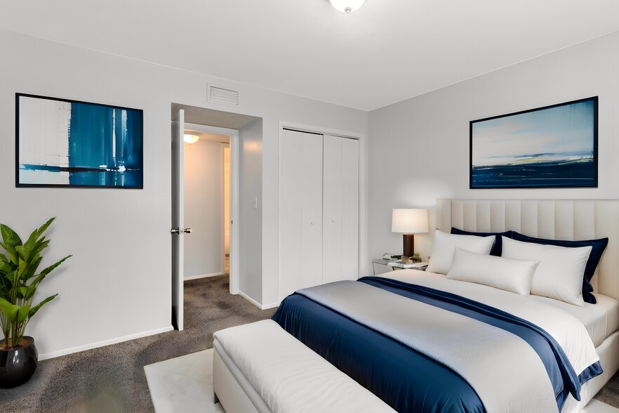 Building Photo - 226 N Clyde Ave