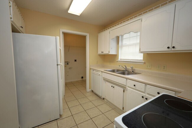 Building Photo - 4214 Abingdon Ct