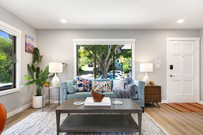 Building Photo - 4042 1st Ave NE