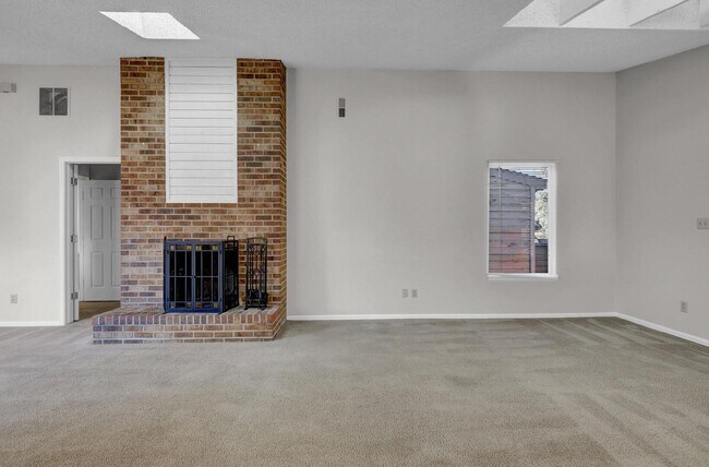 Building Photo - "Charming 2-Bedroom Townhouse in Colorado ...