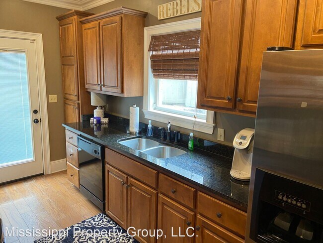 Building Photo - 3 br, 3 bath House - 107 Falls Grove Drive