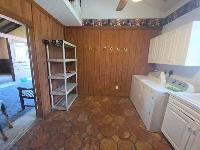 Building Photo - 14127 Equestrian Way