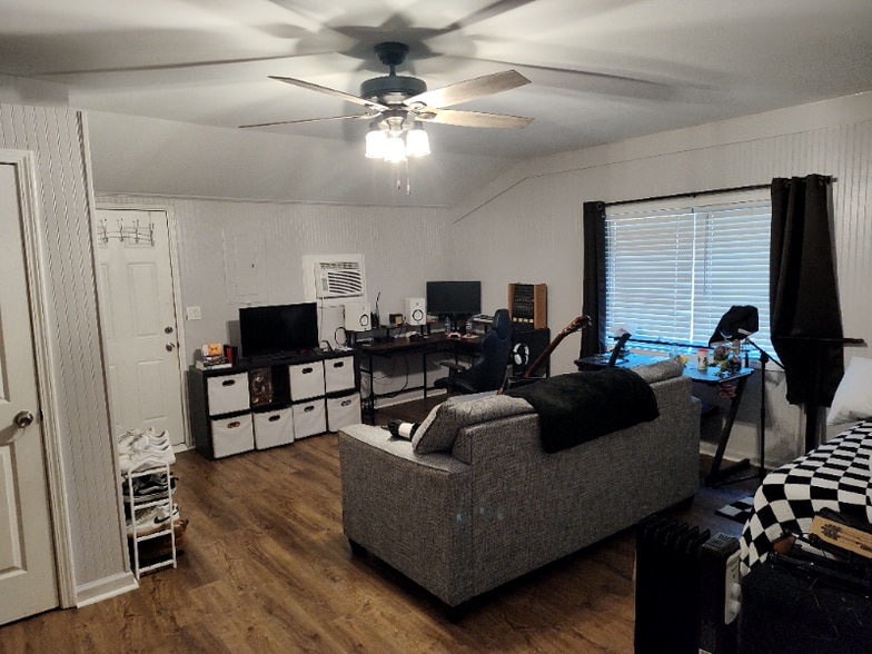 Primary Photo - 683 Carlouetta Rd