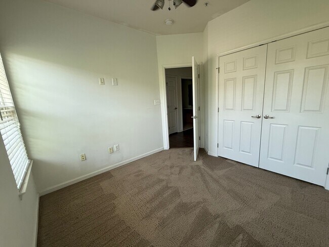 Building Photo - 951 Hall Station Dr