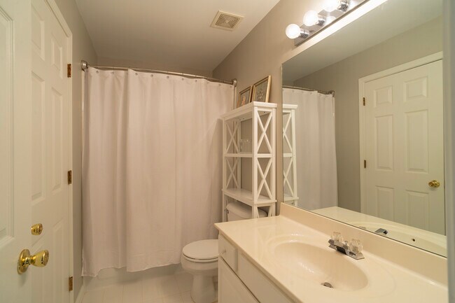 Building Photo - 6850 Weatherstone Way