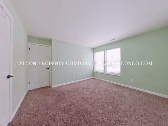 Building Photo - Marvelous Condo In Rockrimmon! - $500 Off ...