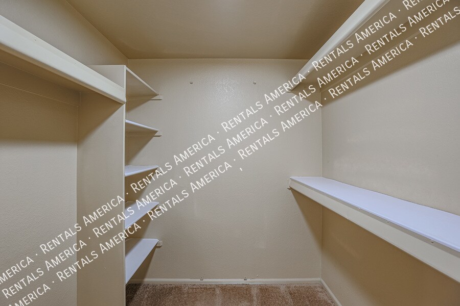 Building Photo - 633 W Southern Ave