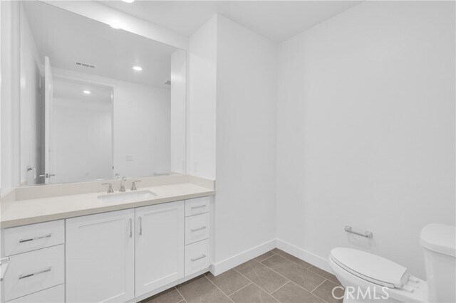 Building Photo - 3415 Rivington