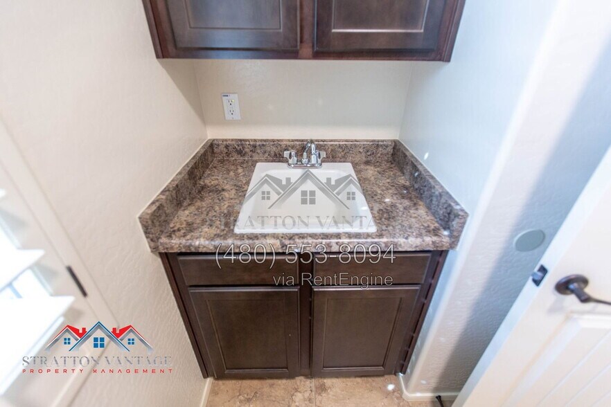 Building Photo - 4467 E Remington Dr