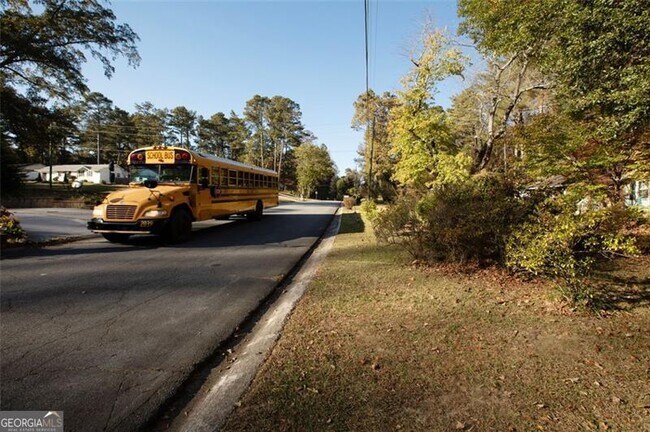 Building Photo - 2879 Tiffany Dr SW