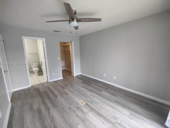 Building Photo - 2668 Kings Lake Blvd