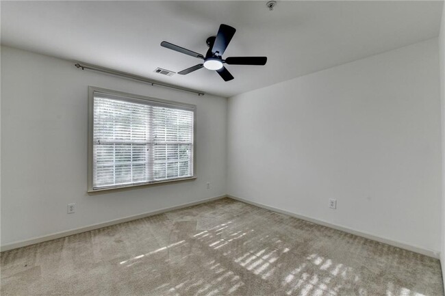 Building Photo - 3335 Castleberry Village Cir