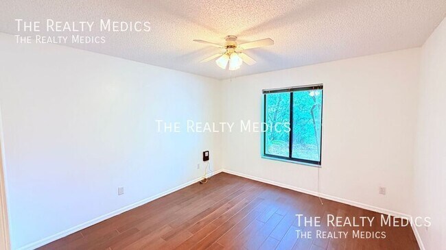 Building Photo - 909 Gazell Trail
