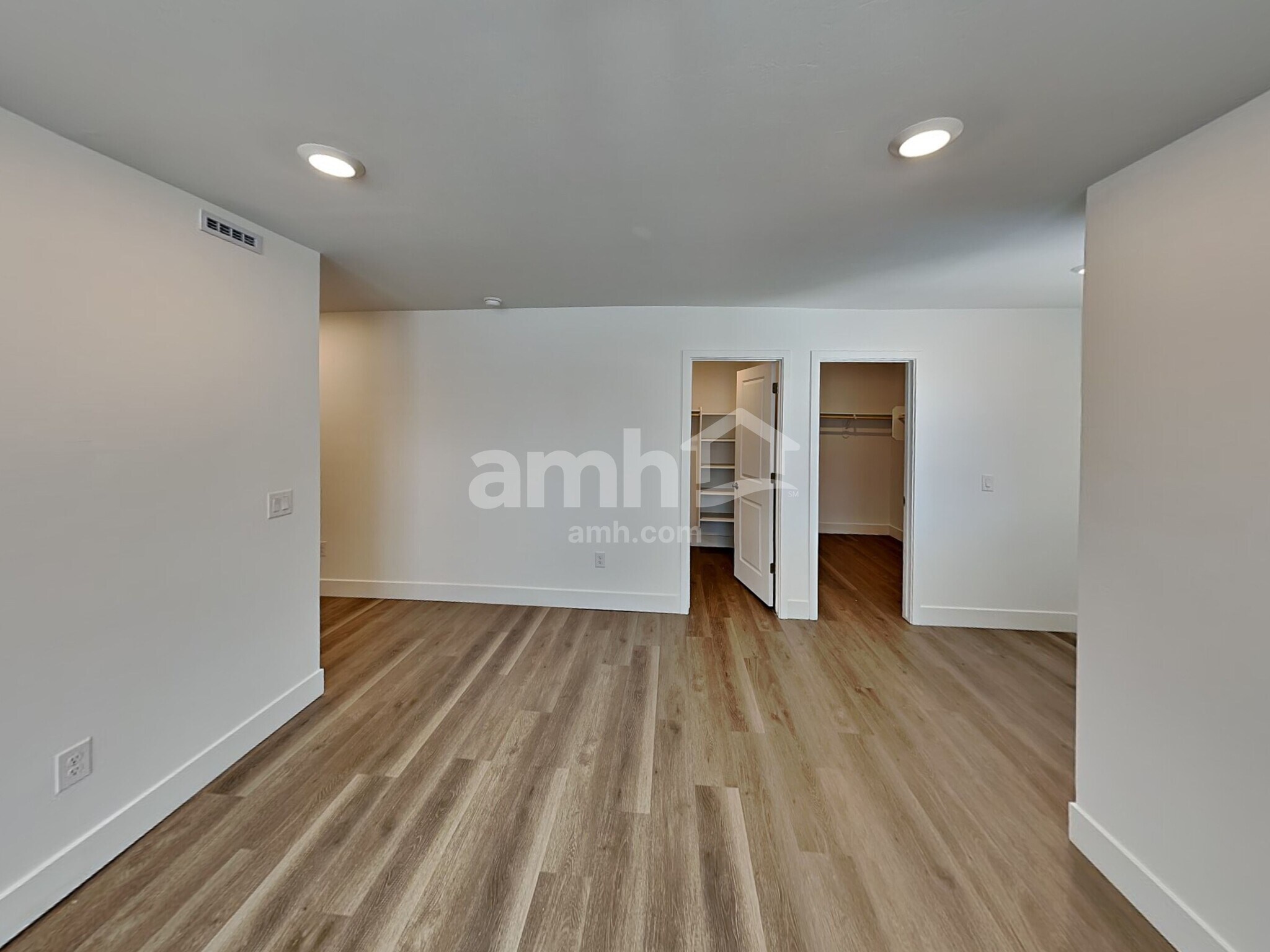 Building Photo - 9635 Harkes Dr