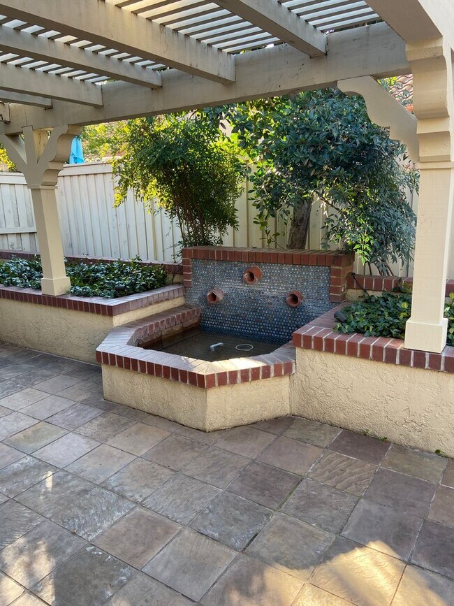 Building Photo - American River Canyon Folsom - 3 Bdrm, 3 Bath in gated community