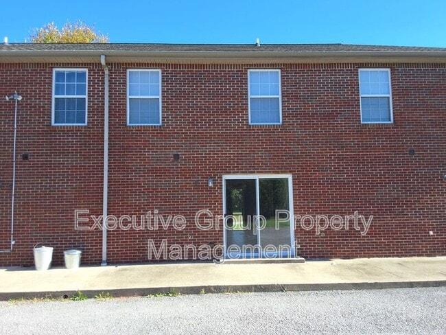 Building Photo - 145 Pointers Ct