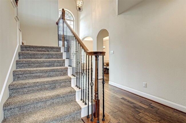 Building Photo - 9915 St Romain Dr
