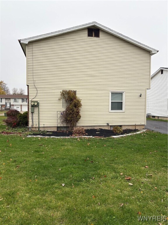 Building Photo - 427 Kaymar Dr