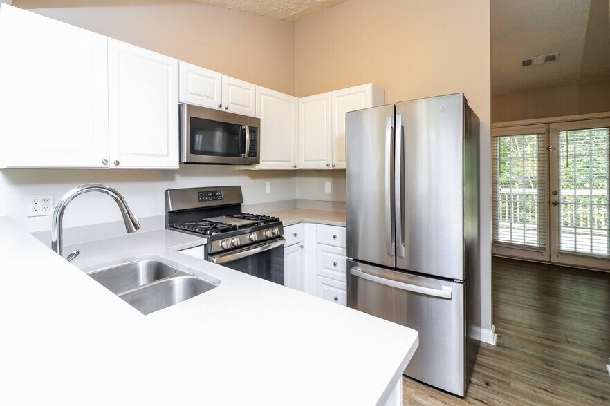 Building Photo - 353 Knollwood Ln