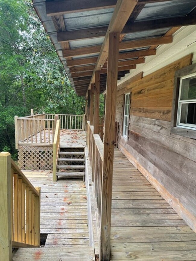 Building Photo - Rustic home in Citronelle