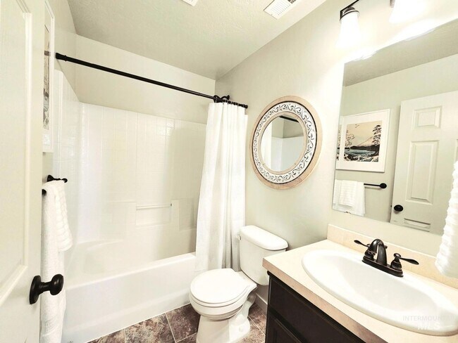 Building Photo - Welcome Home - 4 Bedroom 2.5 bath Home in ...