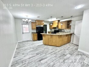 Building Photo - 213 S 49th St