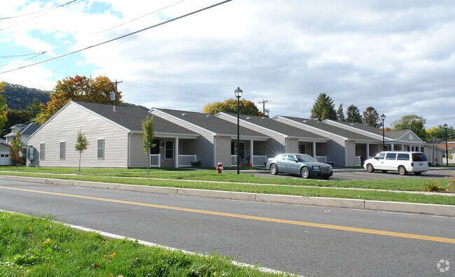 Primary Photo - Central Court Apartments