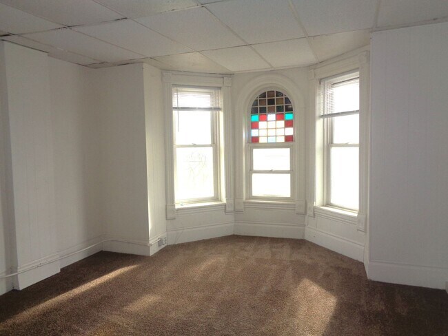 Building Photo - 746 Rose St