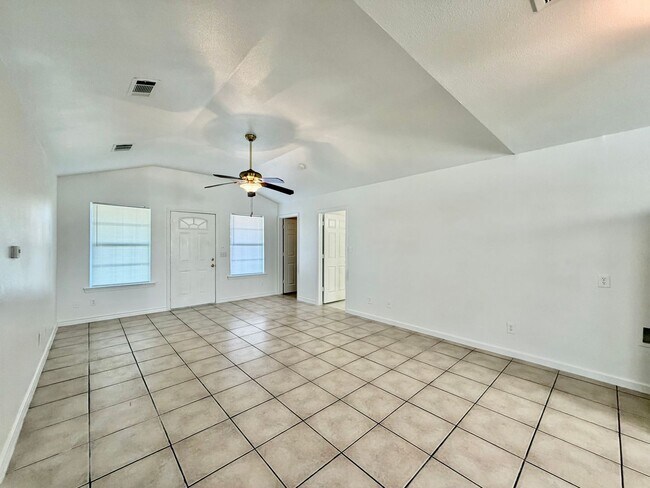 Building Photo - 167 Shelley Ln