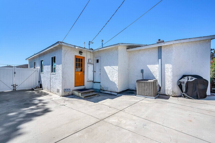 Building Photo - 5017 W 123rd Pl