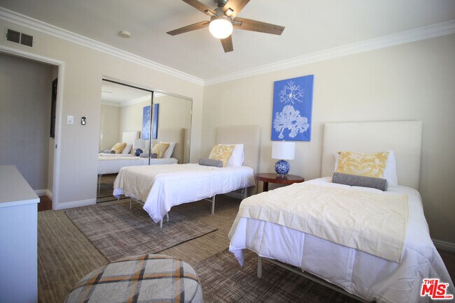 Building Photo - 6605 S Sherbourne Dr