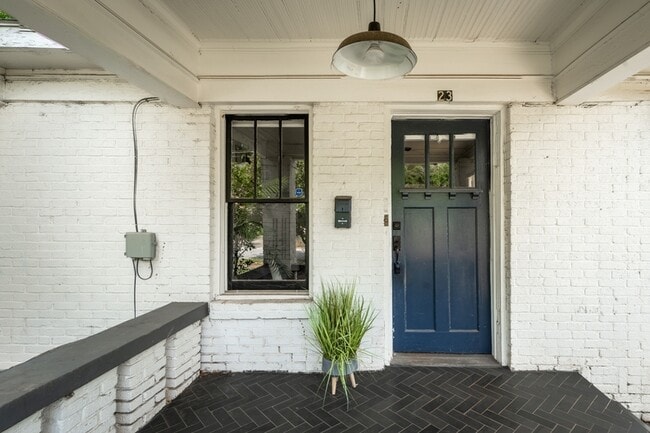 Building Photo - 23 Clifton St SE