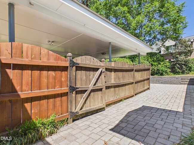 Building Photo - 2912 Oberlin Rd