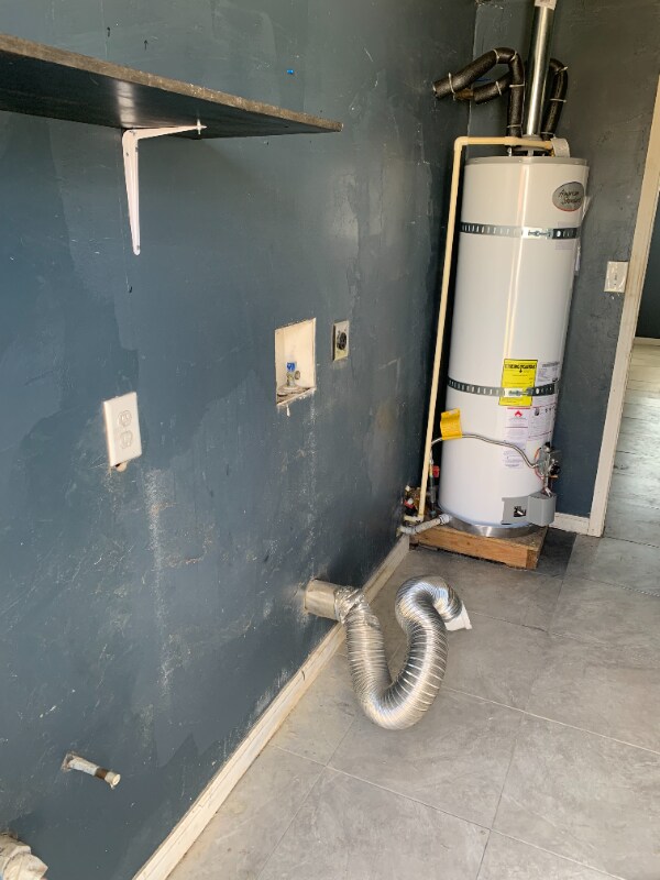 Building Photo - 1821 N 10th Ave