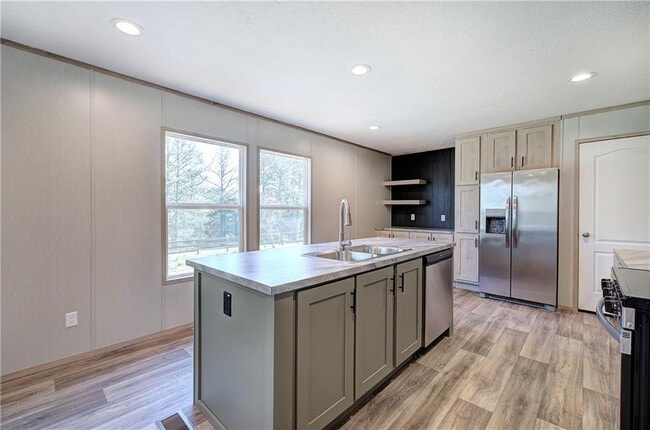 Building Photo - 81 Popham Rd