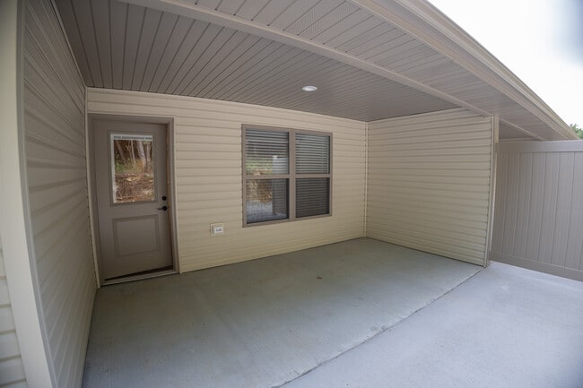 Building Photo - 822 El Dorado Dr