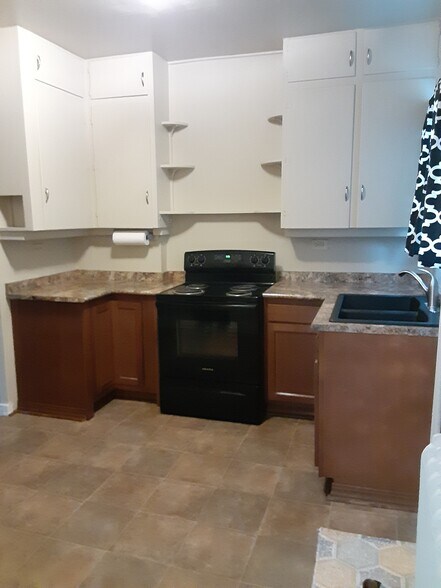 Building Photo - 1801 Cumming Ave