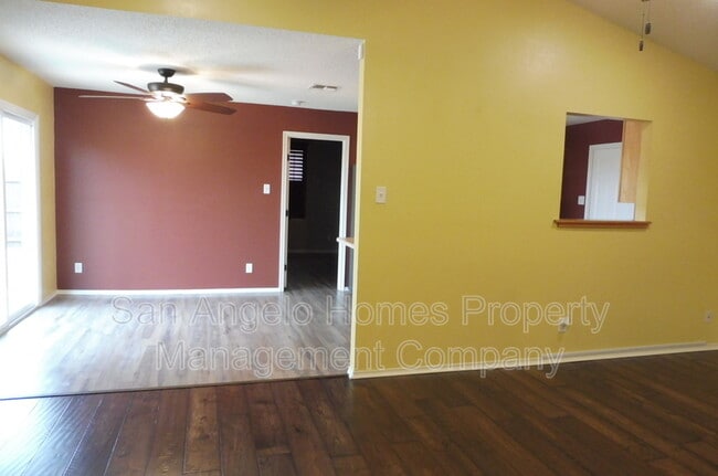Building Photo - 1217 Elmo Ln