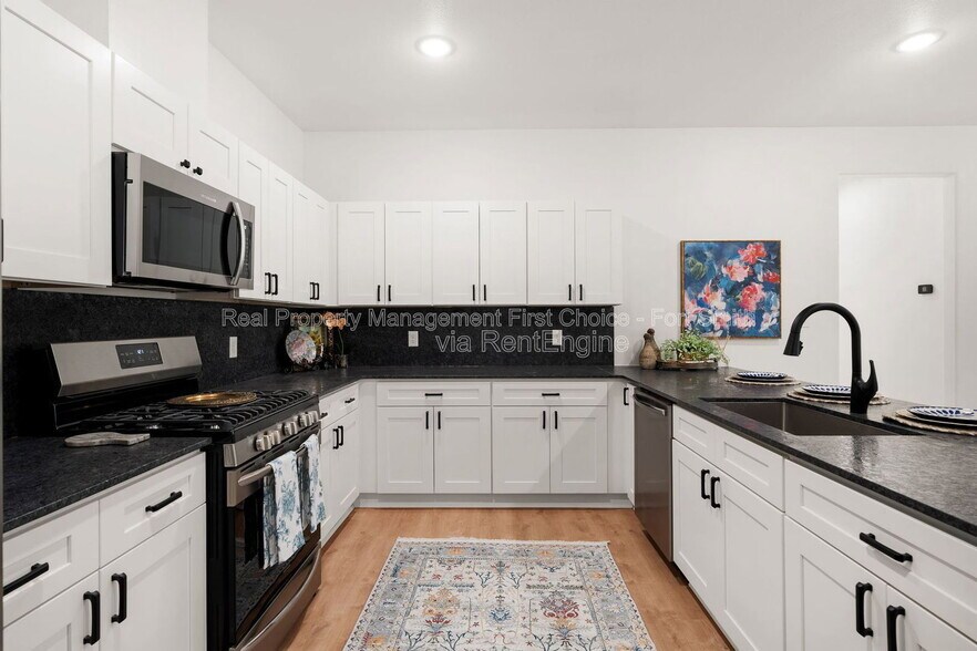 Building Photo - 8716 Cantera Dr