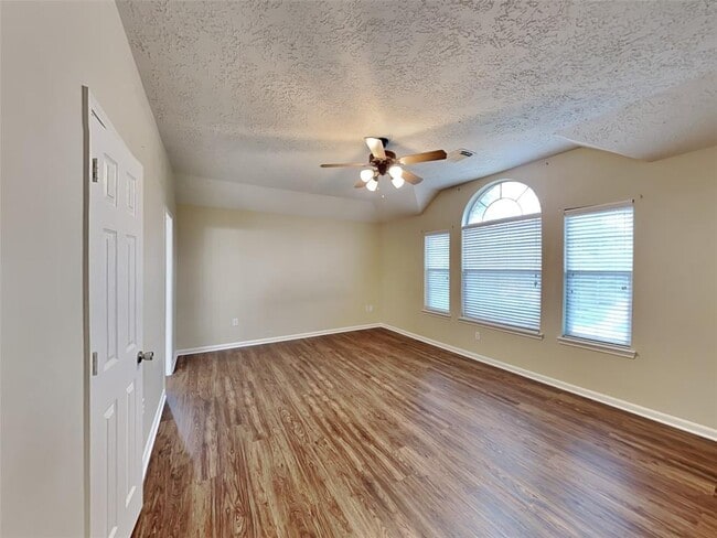 Building Photo - 2330 Colonial Springs Ln