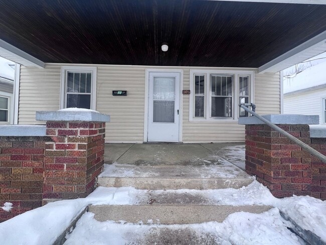 Building Photo - Updated Single Family Home!