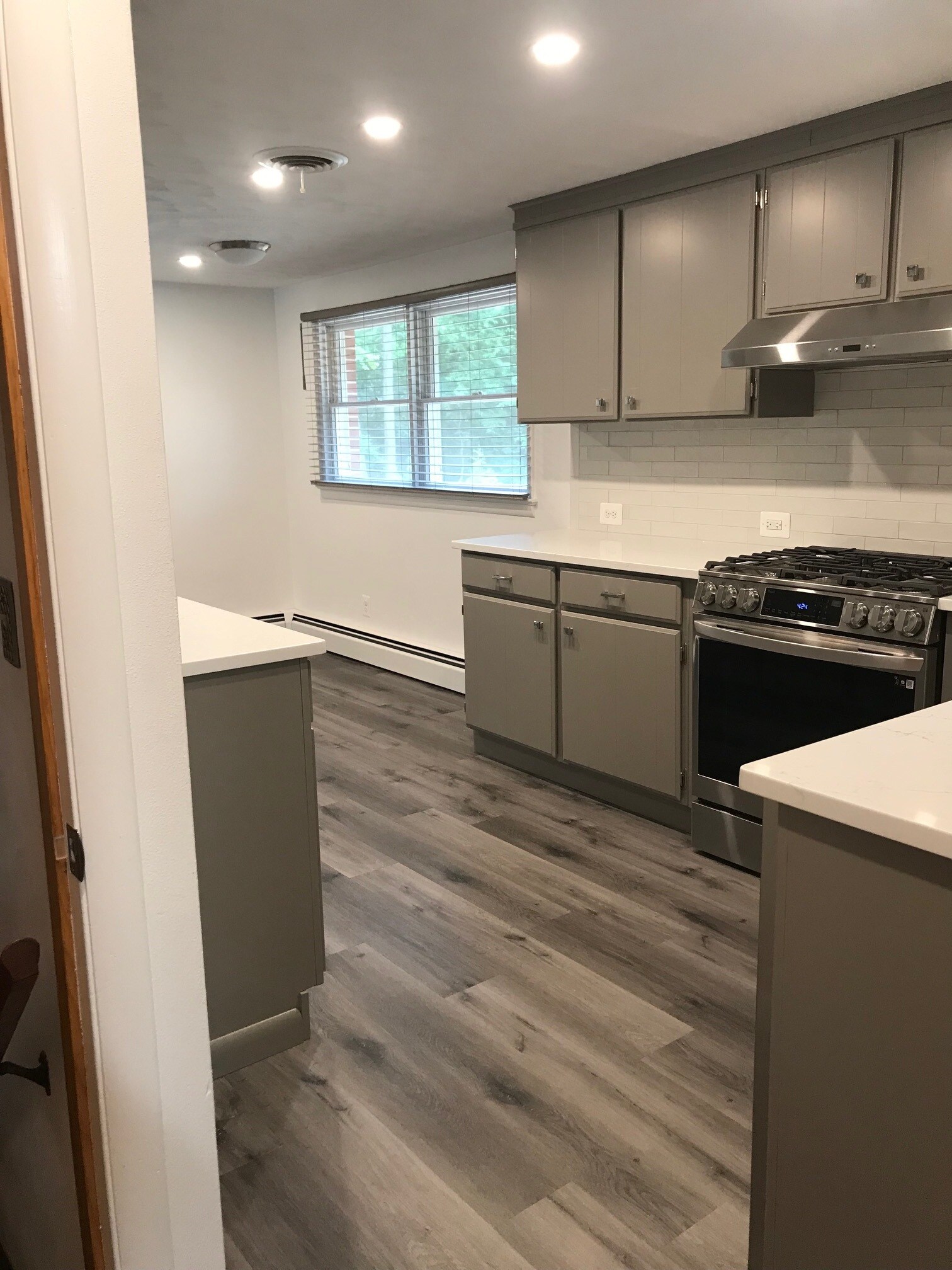 Kitchen - 1507 Armacost Rd